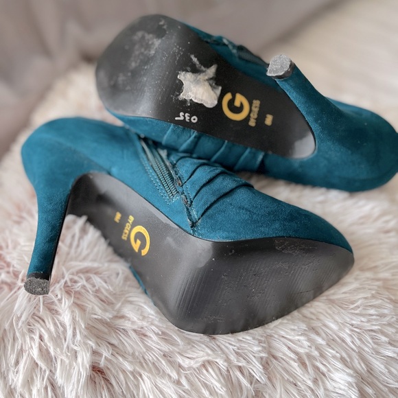 G by Guess…Beautiful and Unique! SZ 8 - Picture 6 of 7